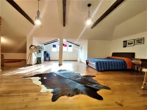 Sale, house, 180m², Tološi, Podgorica - image 17