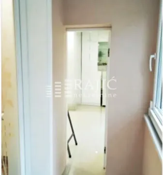 Rent, three bedroom apartment, 60m², Skadarlija, Beograd - image 8