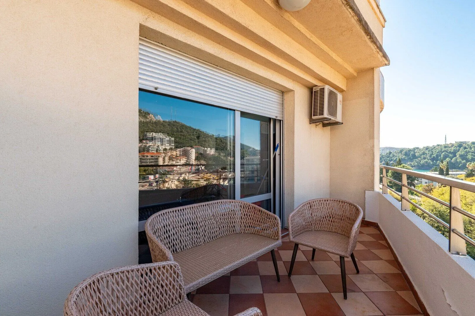 Sale, one bedroom apartment, 71m², Bečići, Budva