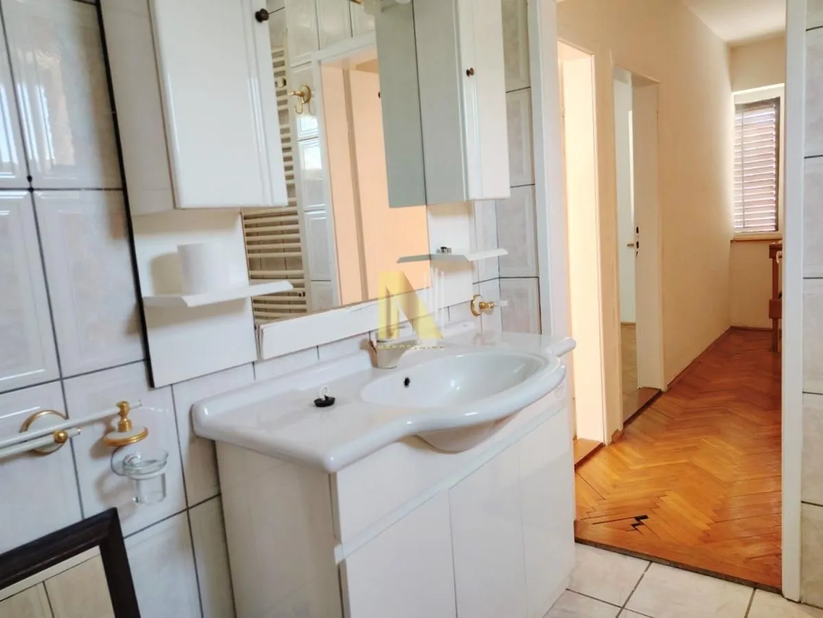 Rent, office space, 80m², Centar, Novi Sad