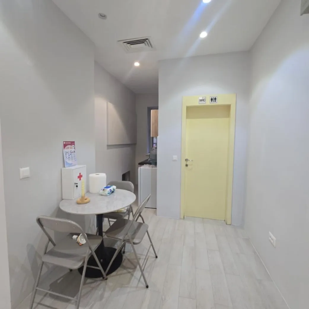 Izdavanje, poslovni prostor, 55m², Centar, Podgorica