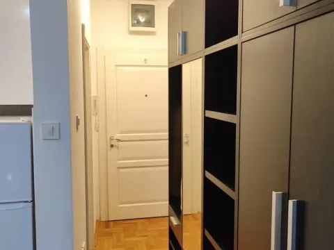 Izdavanje, garsonjera, 29m², Grbavica, Novi Sad Sve Podlokacije - image 6