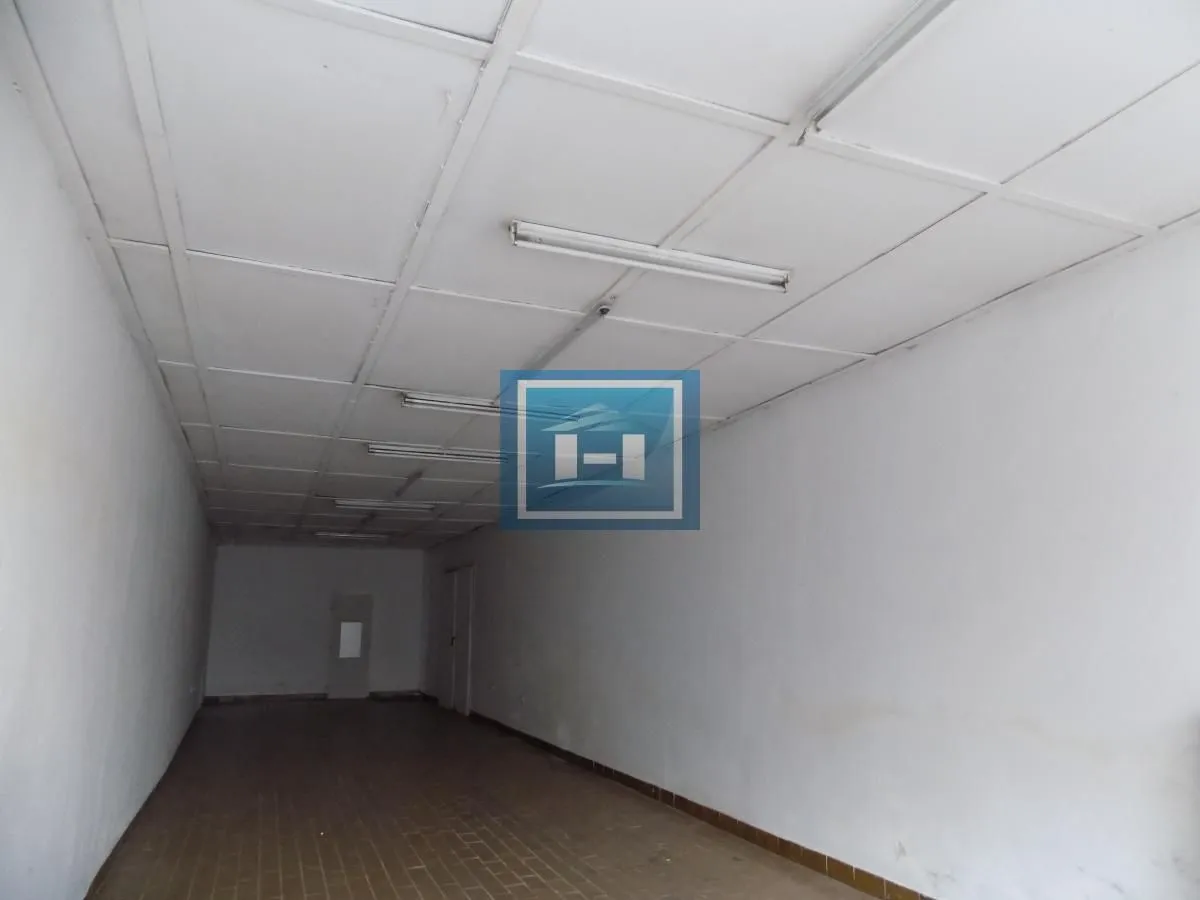 Izdavanje, poslovni prostor, 90m², Paraćin, Srbija