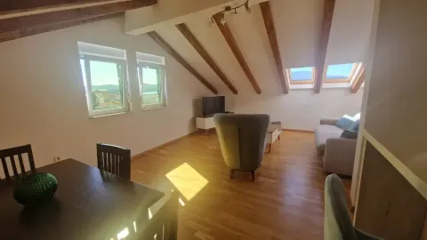 Izdavanje, stan, 88m², Tivat, Crna Gora - image 2