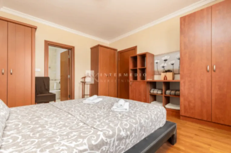 Izdavanje, jednosoban stan, 92m², Centar, Herceg Novi