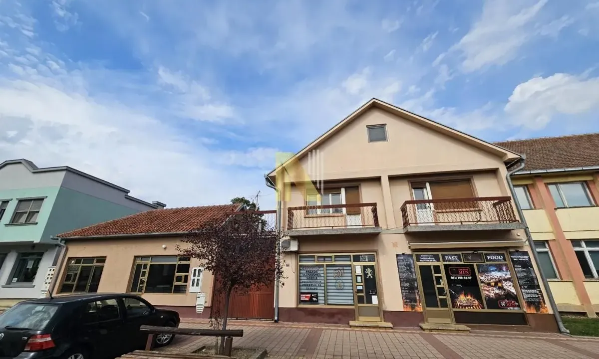 Prodaja, kuća, 303m², Pecinci, Srbija