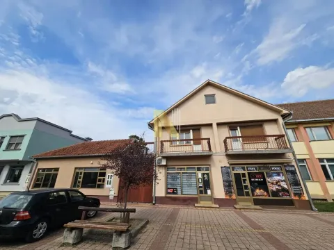 Prodaja, kuća, 303m², Pecinci, Srbija - image 1