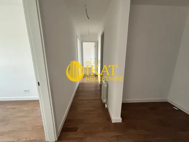 Prodaja, trosoban stan, 95m², Zemun Gornji Grad, Zemun Sve Podlokacije