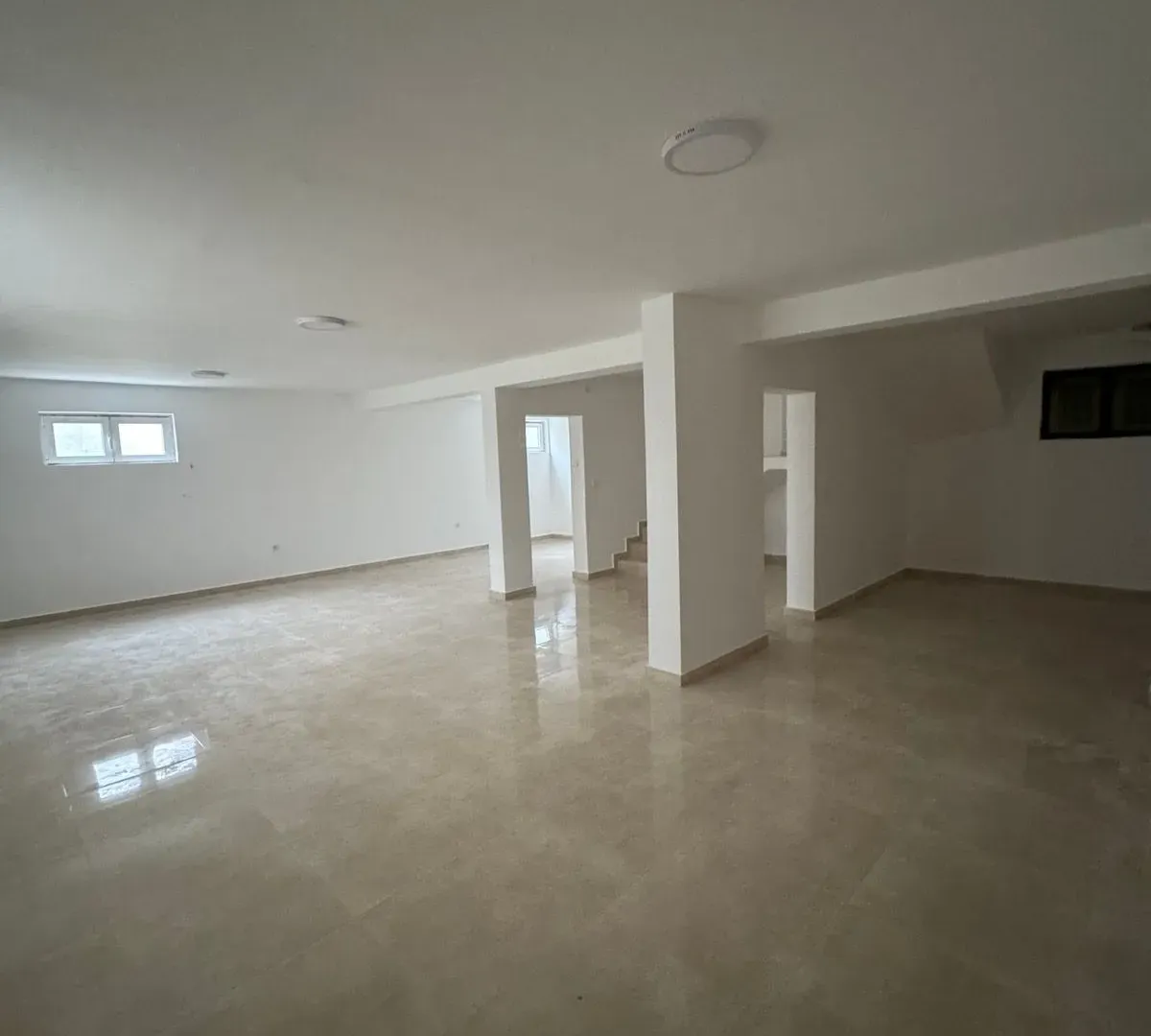 Rent, house, 500m², Stari Aerodrom, Podgorica