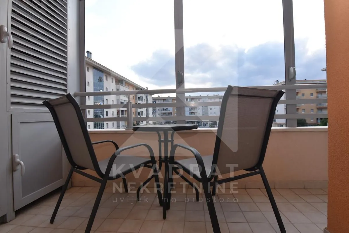 Izdavanje, jednosoban stan, 50m², City Kvart, Podgorica