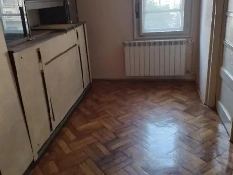 Prodaja, trosoban stan, 77m², Stari Grad, Beograd - image 2