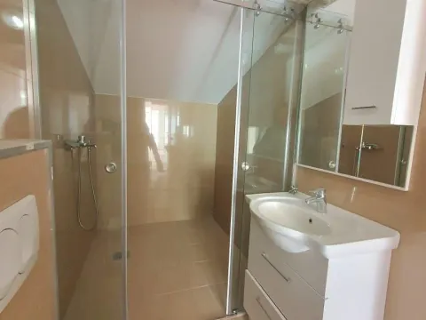 Prodaja, trosoban stan, 171m², Petrovac, Budva - image 9