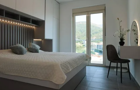 Rent, two bedroom apartment, 75m², Bečići, Budva - image 5