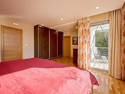 Prodaja, kuća, 200m², Budva, Crna Gora - image 24