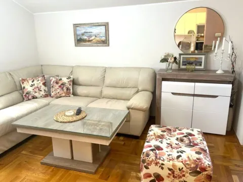 Izdavanje, jednosoban stan, 43m², Ibričevina, Podgorica