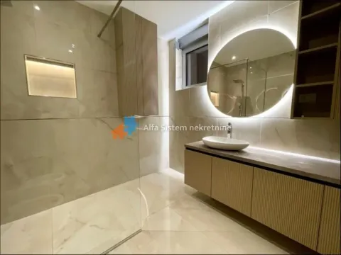 Izdavanje, četvorosoban stan, 153m², Savski Venac, Beograd - image 17