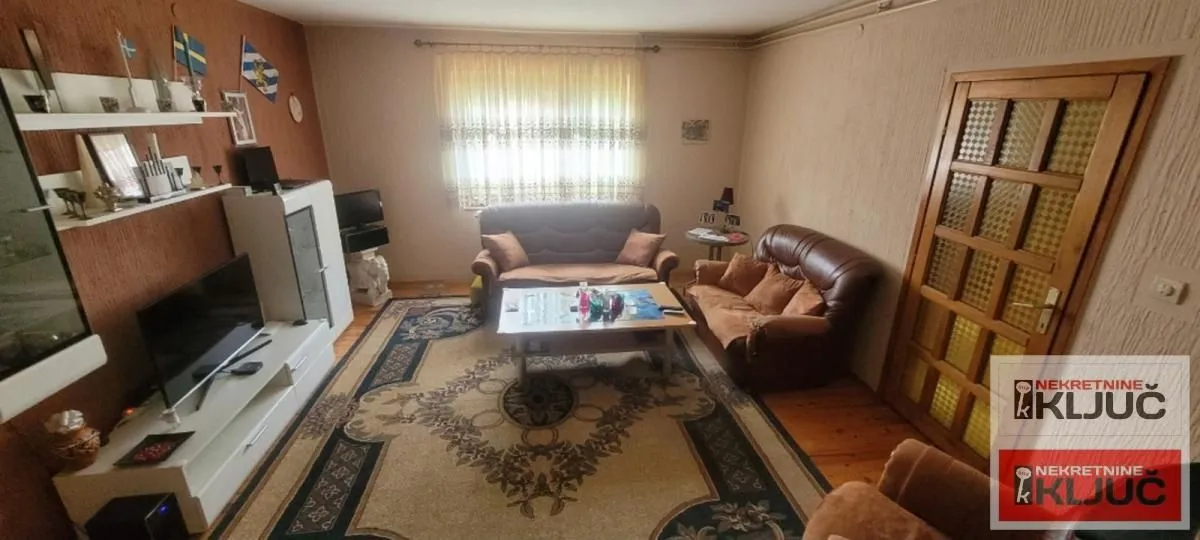 Sale, house, 179m², Adice, Novi Sad Sve Podlokacije