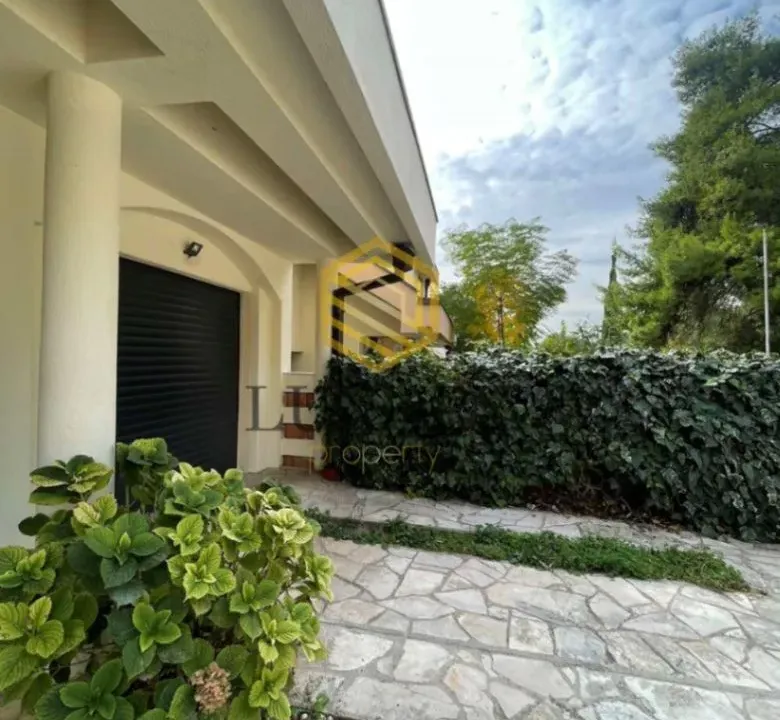 Izdavanje, kuća, 280m², Pod Goricom, Podgorica