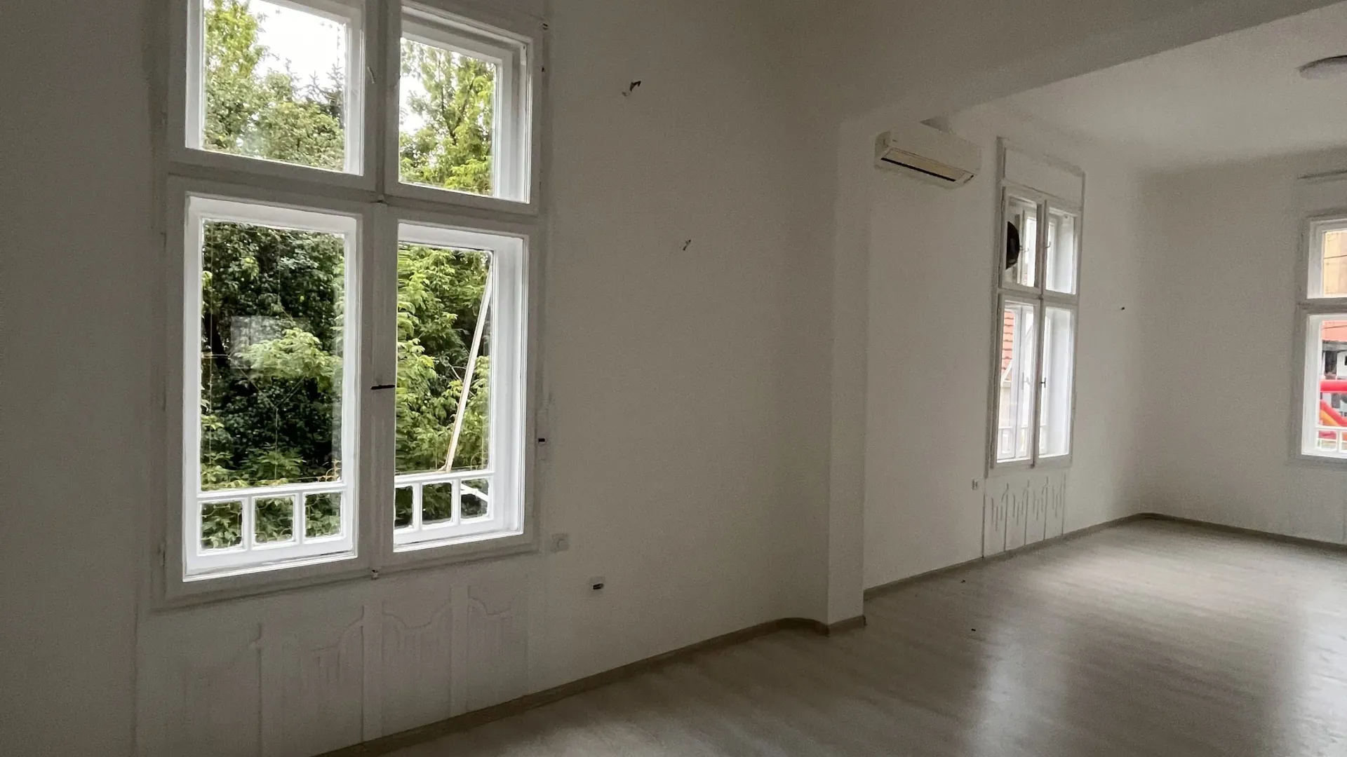 Izdavanje, poslovni prostor, 100m², Centar, Leskovac