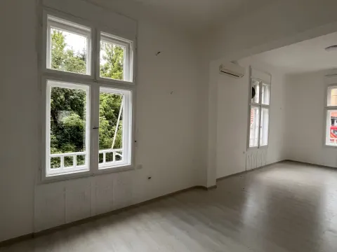 Izdavanje, poslovni prostor, 100m², Centar, Leskovac - image 7