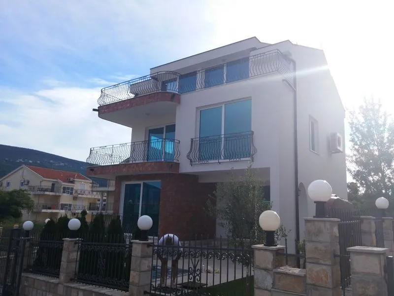 Sale, house, 300m², Đenovići, Herceg Novi