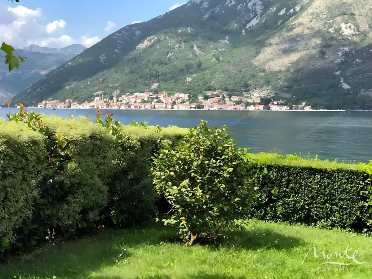 Prodaja, kuća, 390m², Stoliv, Kotor