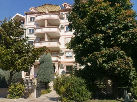 Izdavanje, dvosoban stan, 75m², Ljubović, Podgorica - image 14