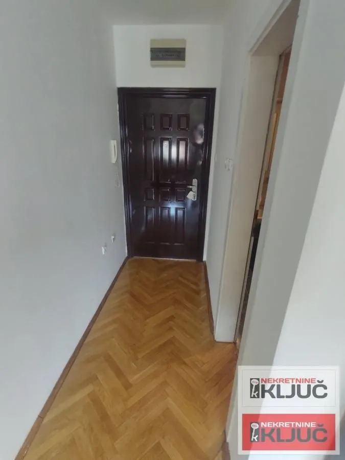 Prodaja, jednosoban stan, 30m², Nova Detelinara, Novi Sad Sve Podlokacije