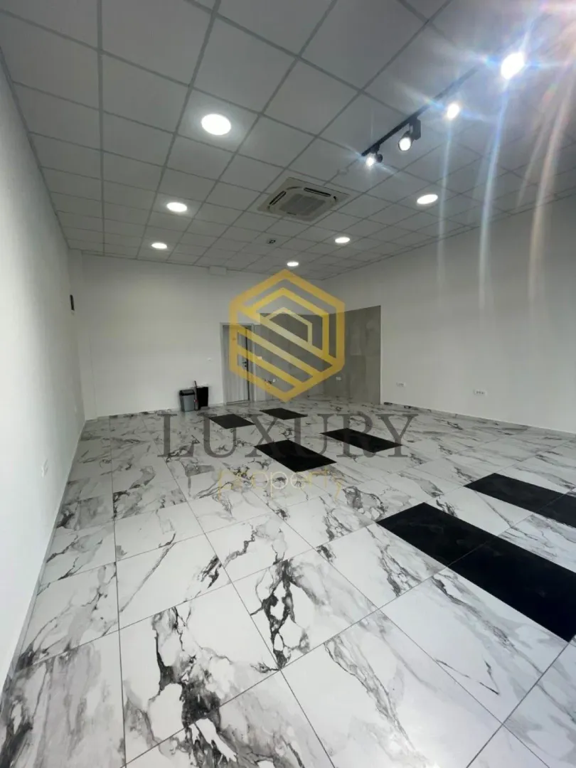 Rent, office space, 54m², Central Point, Podgorica