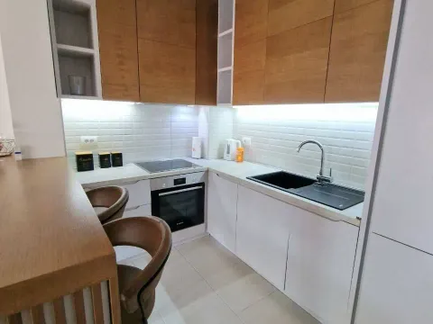 Rent, one bedroom apartment, 47m², Centar, Budva - image 8