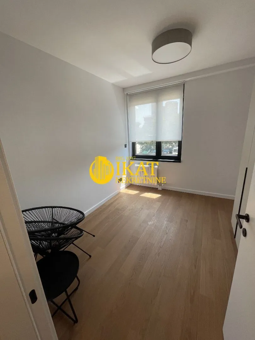 Rent, two bedroom apartment, 65m², Crveni Krst, Beograd
