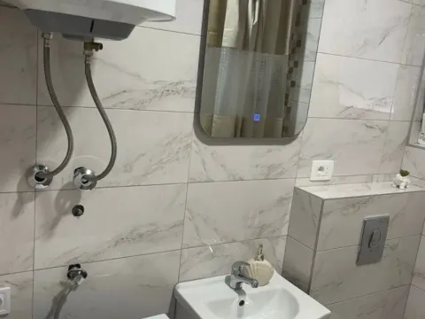 Izdavanje, jednosoban stan, 45m², Stari Aerodrom, Podgorica - image 8