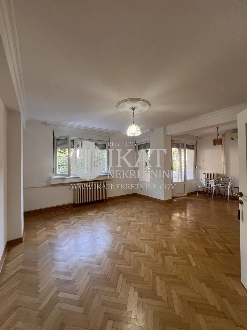 Izdavanje, trosoban stan, 86m², Savski Venac, Beograd