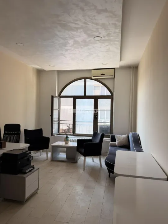 Rent, office space, 24m², Savski Venac, Beograd