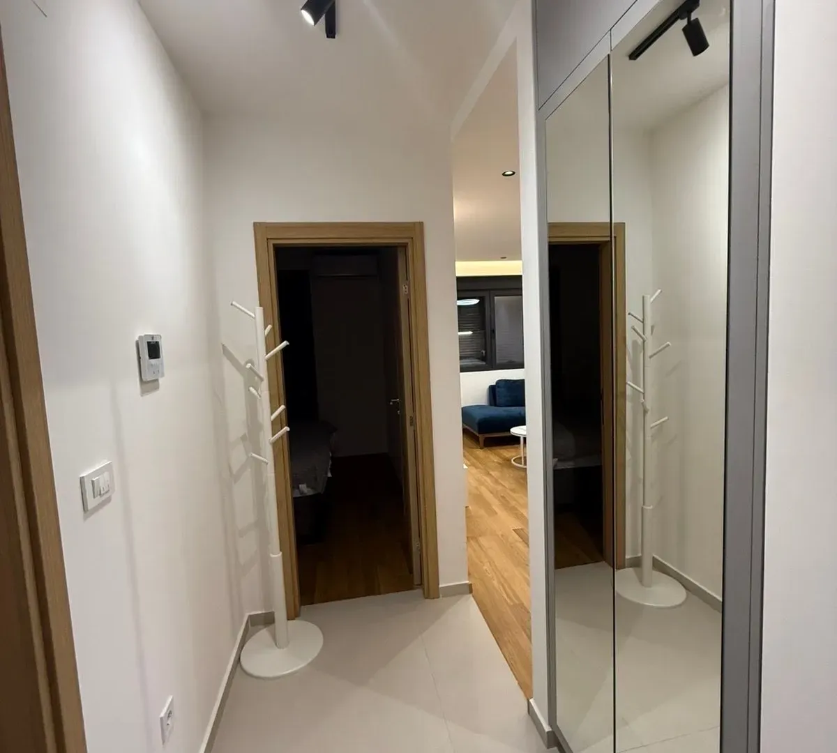 Izdavanje, dvosoban stan, 53m², Podgorica, Crna Gora