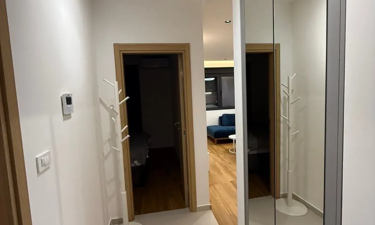 Izdavanje, dvosoban stan, 53m², Podgorica, Crna Gora