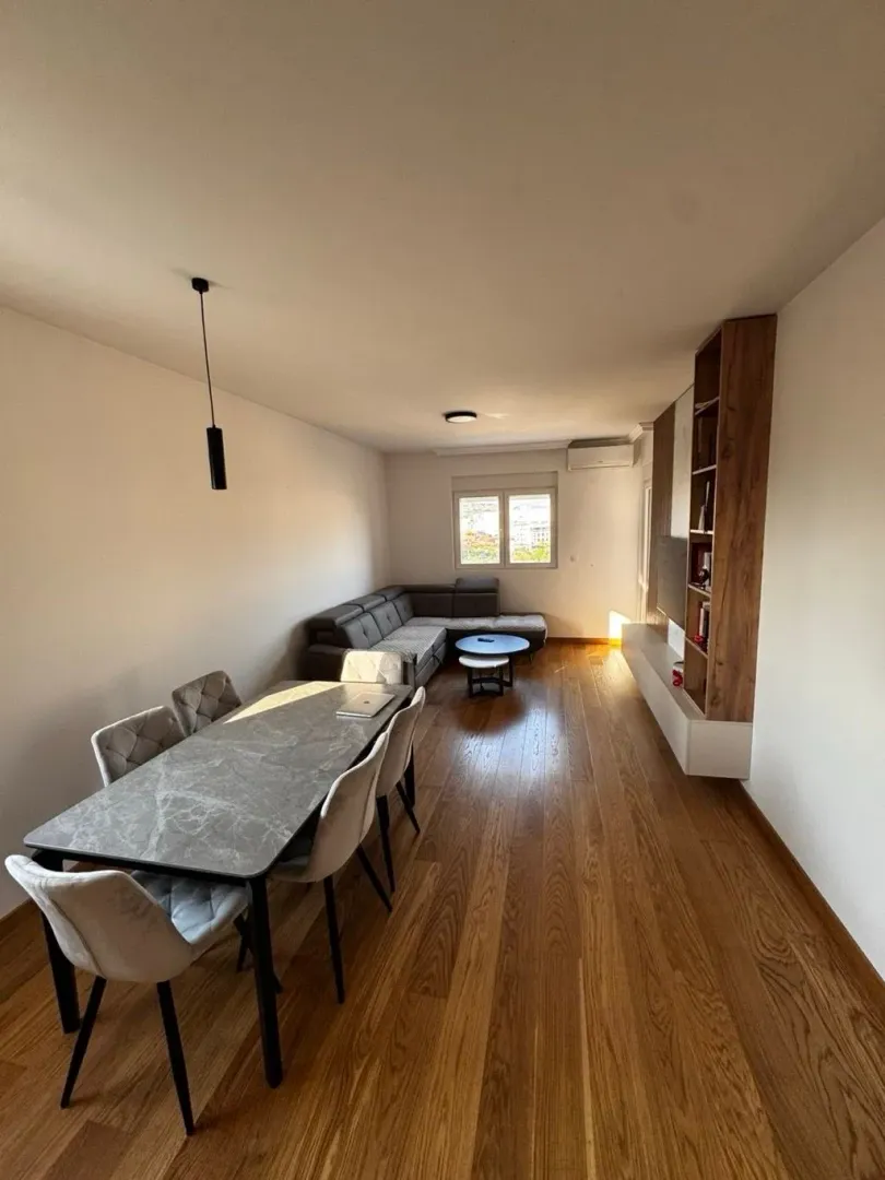 Prodaja, dvosoban stan, 72m², New City, Podgorica