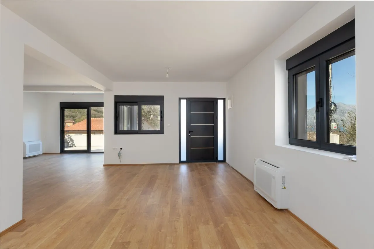 Prodaja, kuća, 160m², Škaljari, Kotor