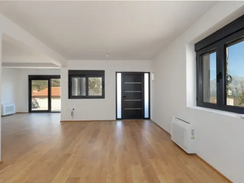 Prodaja, kuća, 160m², Škaljari, Kotor - image 9