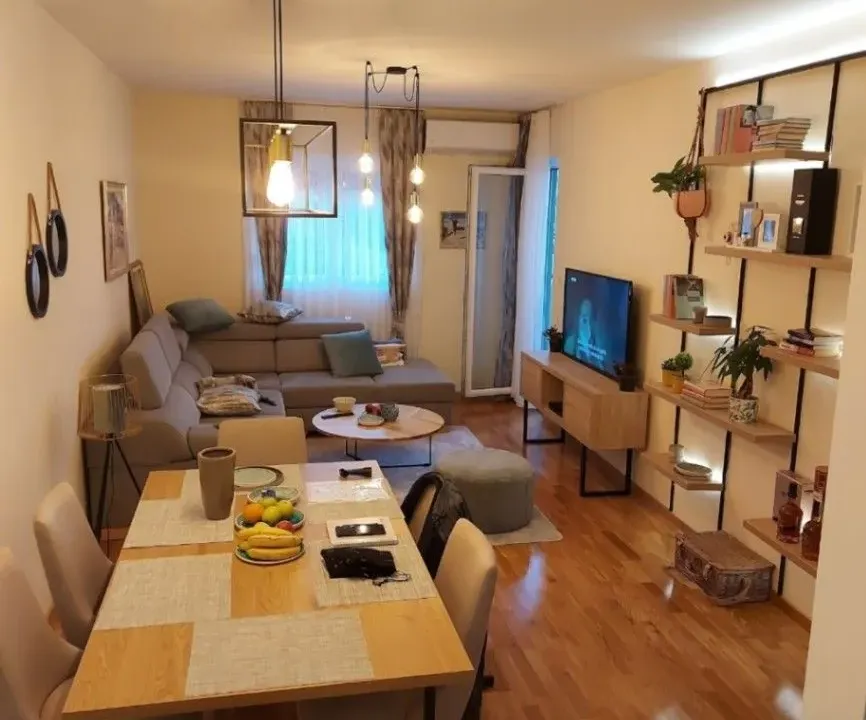 Izdavanje, jednosoban stan, 49m², Vezirov Most, Podgorica