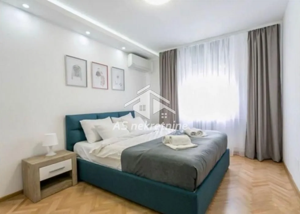Izdavanje, stan, 90m², Stari Grad, Beograd