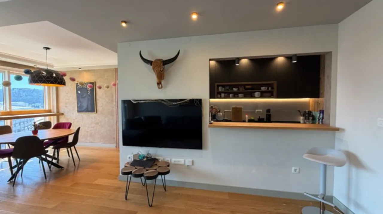 Prodaja, trosoban stan, 112m², Bar, Crna Gora