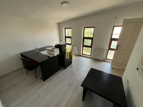 Izdavanje, poslovni prostor, 105m², Klisa, Novi Sad Sve Podlokacije - image 2