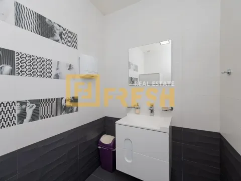 Izdavanje, poslovni prostor, 75m², Centar, Podgorica - image 14
