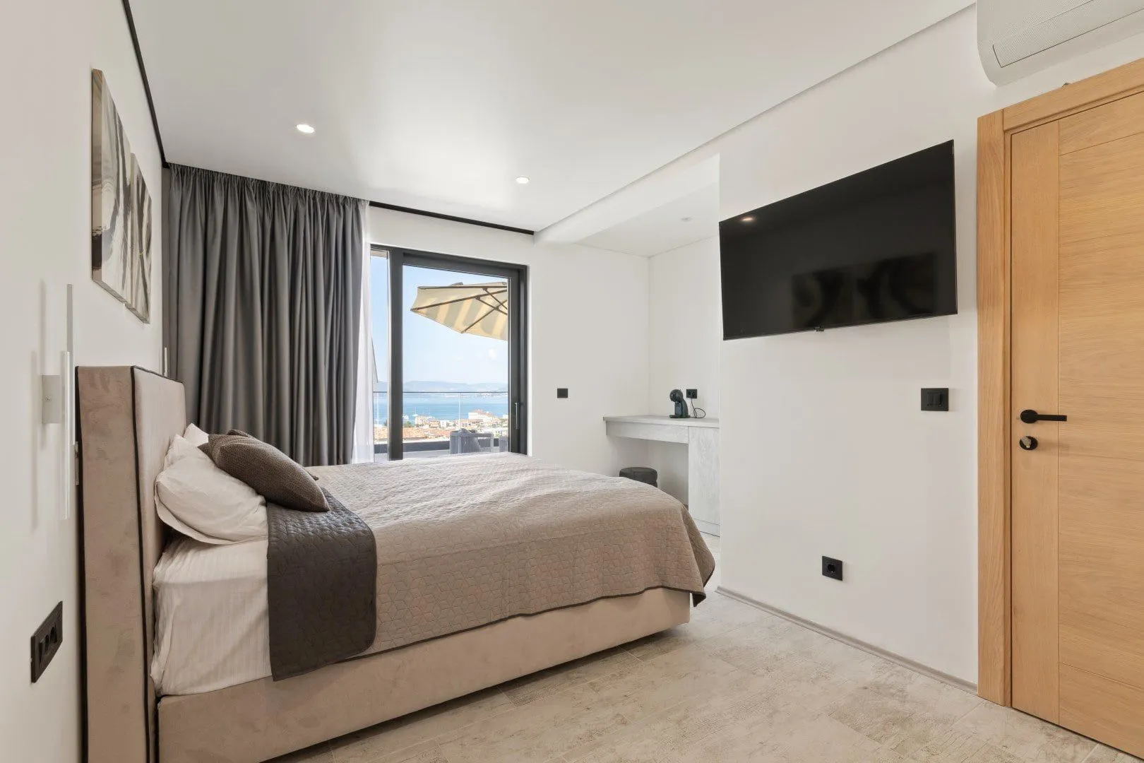 Izdavanje, kuća, 400m², Kotor, Crna Gora
