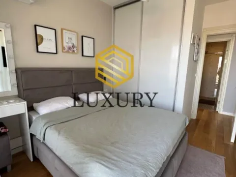 Izdavanje, jednosoban stan, 56m², City Kvart, Podgorica - image 11