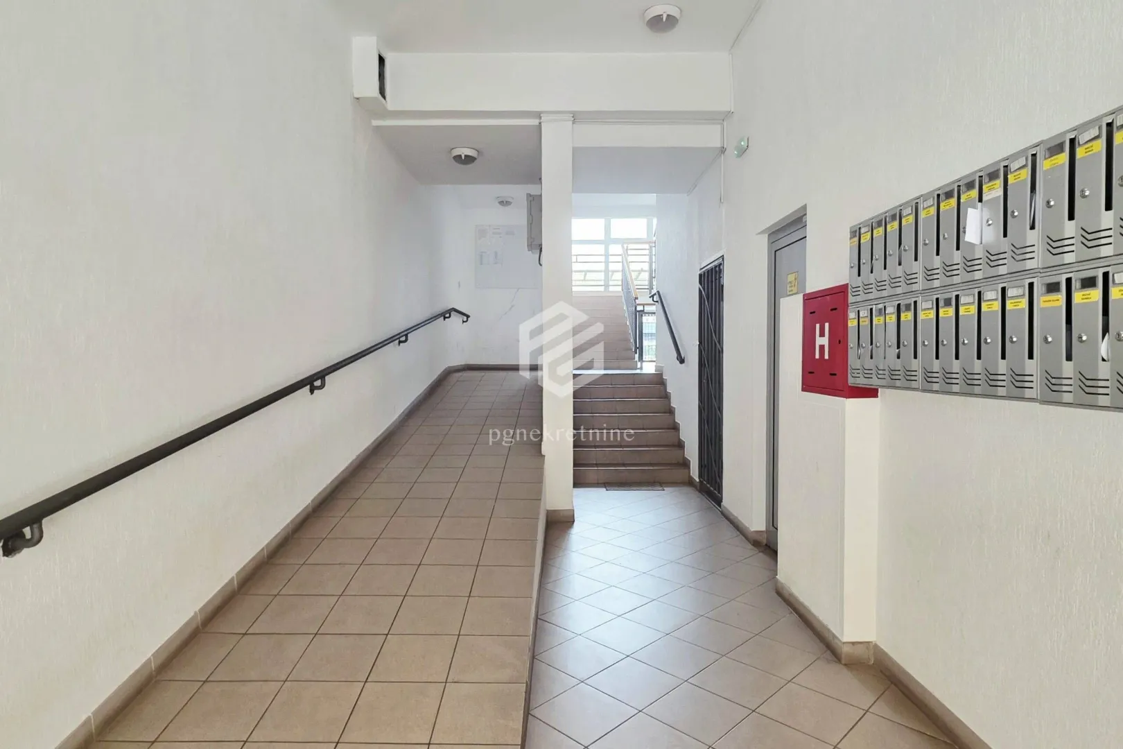 Prodaja, jednosoban stan, 41m², Stari Aerodrom, Podgorica