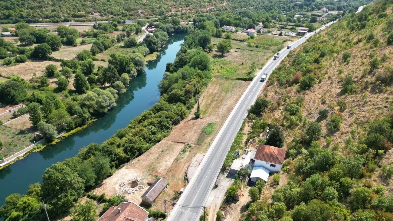 Sale, house, 236m², Velje Brdo, Podgorica