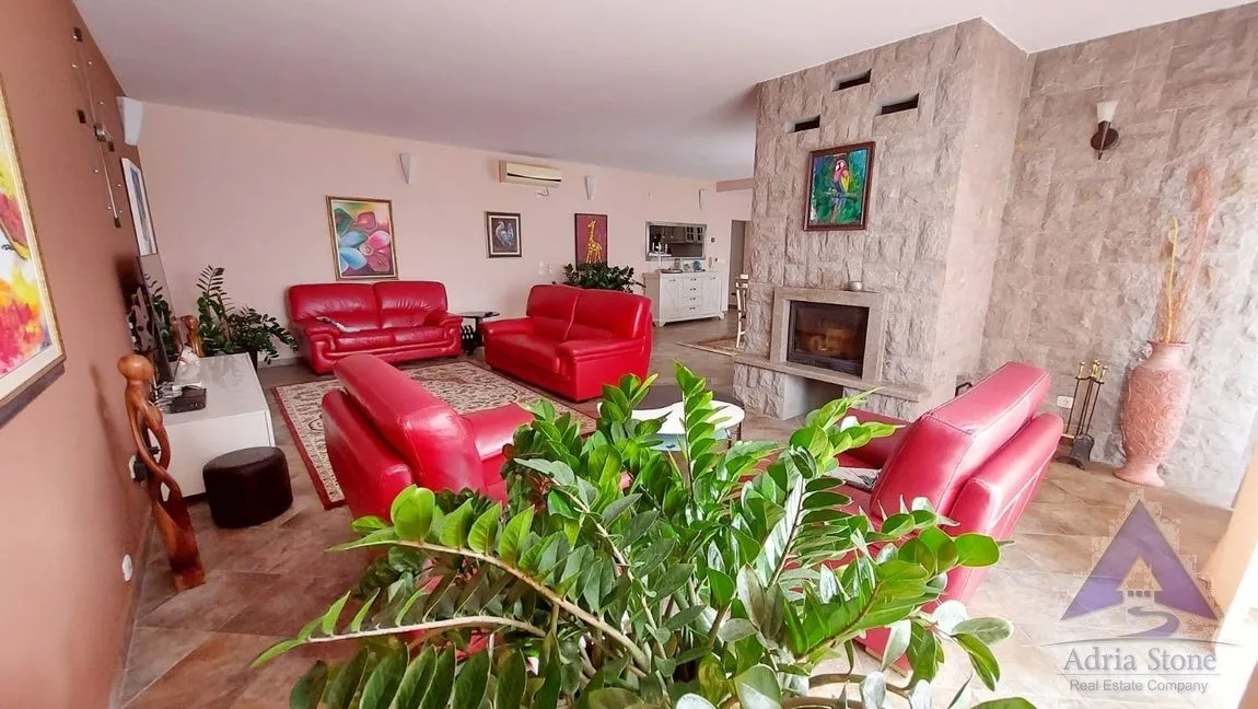Sale, house, 495m², Bečići, Budva