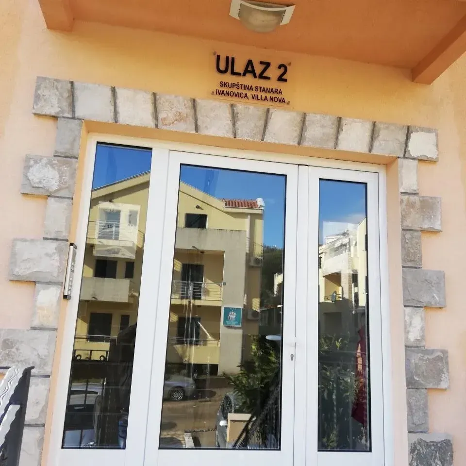 Izdavanje, jednosoban stan, 50m², Đenovići, Herceg Novi